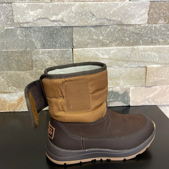 UGG Kids Toty Weather Snow Boot - Picture 9 of 10